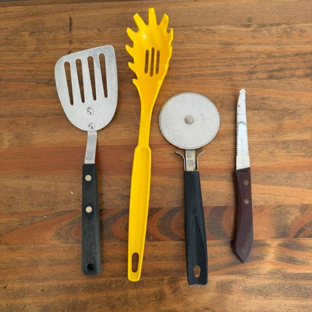 Ecko Mix Lot - Spatula, Noodle Spoon, Pizza Cutter and Grapefruit Knife